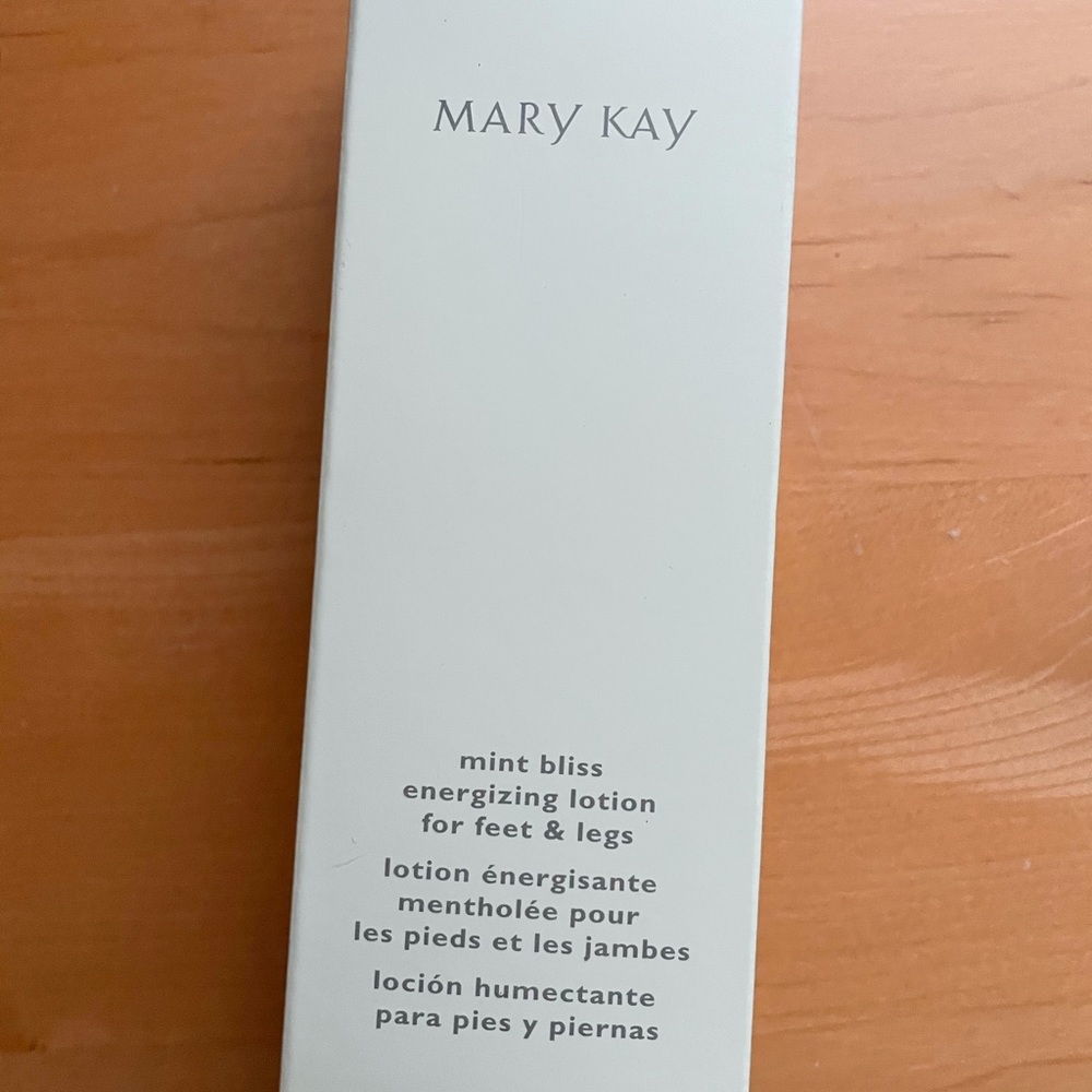 Mary Kay Mint Bliss Energizing Lotion-Feet & Legs